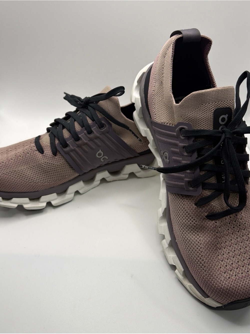 On Cloudswift 3 Running Sneakers Fade mauve/ Black size 9 Women’s Athletic Shoes